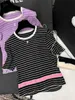 Frauen-T-Shirt-Designer 2024 Frühjahr Neues Nanyou Cha-Alter reduzieren Mädchen Stil Vielseitiger Kontraststreifen runden Hals gestrickt Kurzarm Top 656p