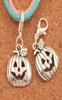 100 pcslot Halloween Pumpkins Lobster Clasp Claf Charm Beads 323x159mm Antieke zilveren sieraden DIY C10982047959