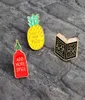 Ananas jaune Lire plus de broches du livre Brooches Pins Set Small Alloy Hat Badge Badge Broach entièrement bon marché de style coréen Fashio1669663