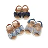 Chaussures bébé bébé Girl Flats Sandales Soft Sole Antislip Summer Bowknot Dot Stripe Lace Berce née First Walker 240329