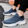 Casual Shoes Men Leisure Sports ColorBlock Summer Högkvalitativ vulkaniserat nät andningsbara bekväma icke -slip -sneakers