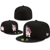 Chapeau à chapeau en forme pour hommes chapeaux de baseball Black Couleur toute équipe Outdoors Sports Sports Patchée Full Fermed Ciked Hats Mix Commande 7-8