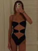 Swimwear Women's One Piece Swimsuit Sexy Metal Decoration Patchwork Patchwork Bandeau Cut Monokini Swwears Femmes 2024 Bathing High Back Black Swim Wear