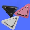 3 couleurs Triangle Badge Women Pins Vêtements de mode ACCESSOIRES DES CONCEPTIONS BROOCHES IMPRIMÉES POUR PARTO3558598