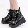 Sapatos casuais 2024 punk moda girl redonda cabeça super fria botas curtas com fivela e renda para moto -ciclismo feminino