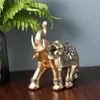 Dekoracyjne figurki posąg słoni Realistyczne miniaturowe lekkie artystyczne artystyczne ładne rzeźba tułowia