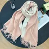 2024 Double Cashmere Scarf Men Woman Håll varma halsdukar olika stil damer sjalar unisex designer halsdukar julklapp med låda