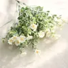 Fleurs décoratives 1pc fleur de marguerite artificielle avec plantes vertes Grass Plastique floral européen pour décoration de table de mariage à la maison