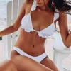 Kvinnors badkläder sexig V-hals 2-bit set bikini 2024 mujer ruffles push up women triangel baddräkt biquini solid thong strandkläder