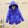 Casacos de trincheira feminina de algodão Mulheres de comprimento 2024 Moda de inverno Slim Fitting Waoled Hooded