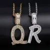 Hip Hop Personlighet 26 Engelska T-Square Letter Pendant med Micro Set Zircon Hip-Hop Parhalsband kan skarvas kristallrappare