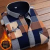 Formal Shirt For Men Long Sleeve Fleece Warm Plaid Oversized Plaid Collar Shirt Winter Velvet Clothing warm Plaid shirt 240403