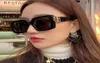 Neuer übergroßer quadratischer Rahmen Sonnenbrille Personalisiert Vintage Trendy Mode Bunt beliebte weibliche Glas UV400 Shad für Lady3078843