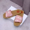 Projektant drewnianych sandałów damski płaski dół kapcie multi kolorowe koronkowe litera płótno suwaki na letni dom luksusowe marki buty plażowe