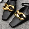 Slippers metalen decoratie ketting zwarte muildieren vierkante teen hoogte verhogen aan de voorste riem zijlucht vrouwen glijbanen glijden op slingback retro pompen