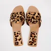 Pantofole Tarf Leopard Stampa Slippista interno 2024 Summer Testa Round Open Plaint Per Women Women's Tach Pad Sandal Share Sandal