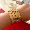 Mode Gold Farbe Edelstahlblume fünf Sterne Armbänder Armreifen für Frauen lieben süße Armbandschmuckparty Geschenk 240412