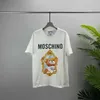 Trendy European Style MOS kurzärmeliges T-Shirt mit Teddy-Bärenbuchstaben-Druckmuster Unisex Top Baumwolle