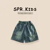 Conjuntos de ropa Summer Coreano Corea 2024 Niños Boy 2 PCS Ropa Juego Carta Maneveles Mantense Stice Gradiente de calzoncillo pantalones cortos de mezclilla