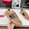 Classics Designer Chaussures sportives Femmes hommes Sports Skate Chaussures Luxury Valentinolies Sneakers Running Woman Geatine Le cuir Rivet Trainers 6676