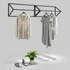Dekorationsplatten Bekleidungsgeschäft Display Rack minimalistischer Boden stehend Frauen hängende Kleidung