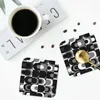 Bord mattor svarta och vita kustunderlägg läder placemats icke-halkisolering kaffe för dekor hem kök mat kuddar uppsättning av 4