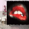 Dusch gardiner sexiga röda läppar mode flicka kvinna girly biting läpp i svart baduppsättning