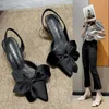 Koreaanse editie groot formaat puntige enkele schoenen dames vlinderdas dunne hak riem sandalen mode banket hoge hakken 240402