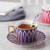 Tasses Saucers en céramique biftembre ensemble tasses à thé de lait de café avec cuillères emballage Boîte d'anniversaire cadeau de mariage Gift 200 ml Violet