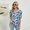 Kvinnor Bluses Women T-shirt Stylish V-Neck Casual Shirt With Graphic Print Loose Fit Tunic Top For Vacation Party Short Sleeve