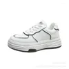 Casual schoenen kleine witte dames 2024 Springstijl kleur bijpassend lederen oppervlak opgelost Soft Bottom Sports Sneaker