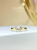Klusterringar 1 925 Sterling Silver Heart Plated Yellow Gold Ring för kvinnor med importerade High Carbon Diamond Proposal Present smycken
