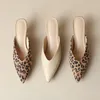 Dress Shoes Krazing Pot Sheep Suede Mules Strange Style Med Heels Leopard Prints Pointed Toe Gorgeous Summer Model Wear Women Shallow Pumps