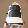 Neue Kleinkind -Turnschuhe Frühling Baby Designer Schuhe weich