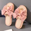 Slippers Comemore مريحة للسيدات أحذية الصيف أزياء شقة الكتان الإناث الربيع القطن الداخلي المفتوح إصبع القدم شريحة منزل