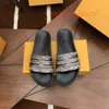 Designer desliza para homens chinelos de bolsa flores flores imprimindo couro na teia de sapatos pretos moda de luxo sandálias de praia slide