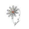 Con piedras laterales auténticas 925 STERLING SILE DAISY Flower Anillos para dedos para mujeres Joyería de boda femenina vintage Anel BSR011