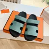 Classic Muli classici di alta qualità Sandali Sandali Slides Slifori Summer Beach Flat Flat e Donne Designer Luxury Slides Scarpe per vacanze Calzature in pelle di fabbrica Tage 35-46