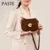 Culcale elegante in stile francese Elegante francese Small Bacchetta Caffettiera in pelle di mucca opaca Donne Crossbody Retro pendolare Office Spalla