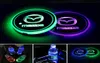 2 pezzi Luci porta per tazza per auto a LED 7 Colori Cambiamento USB VACCHIO LUMINESCENT CAP LED LAMPA LED Atmosfera per Mazda9452141