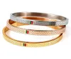 2022 Высококачественные женские классические дизайнерские браслеты Drop Oil Staine Steel Gold Pater Par