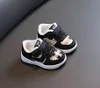 Modedesigner Schuhe Kinder Turnschuhe Neugeborene Babyschuhe lässige Atmungsbaby Anfänger Wanderschuhe Nicht-Schlupf-Jungen und Mädchen Schuhe