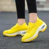 Cuadros de zapatos de fitness para mujeres zapatillas amarillas Comfort Ladies Entrenadores Plataforma casual Chaussures Femme 2024