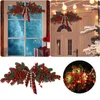 Flores decorativas Decoração de Natal Berry Garland Forriga da porta de parede Ornamentos pendurados para decoração de casa Decoração Artificial Berries Pine