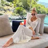 Robes décontractées blanches Hollow Out Robe maxi pour femmes sexy Voir à travers Flare Sleeve Beach 2024 Summer Holidays Party Long Cover Up