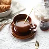 Tasses Saucers Retro Cup Simple Tea and Soucoucer sets ménage tasse de tasse de petit déjeuner à l'avoine avec des tasses de poignée Cadeau Mariage Copo