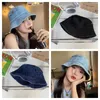 Bérets Suncreen Denim Fisherman Hat Elegant Blue Wide Brim Bucket UV Protection avec Pocket Retro Cap Outdoor