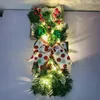 Dekorative Blumen Weihnachten Treppendekoration mit Beeren -Swag -LED leuchtende Treppe Kiefernnadel für Innenräume