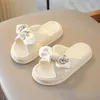 Zomer kinderen slippers voor meisje mode kristal konijn strandschoenen zachte dik opgeloste open teen kinderen buitenkleding niet-slip slippers 240407