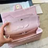 Pink Lambskin Medium Klassische Doppelklappe gestackte Umhängetaschen Diamantgitter Gold Silber Kette Crossbody Handtaschen große Kapazität Outdoor -Geldbörse 23 cm